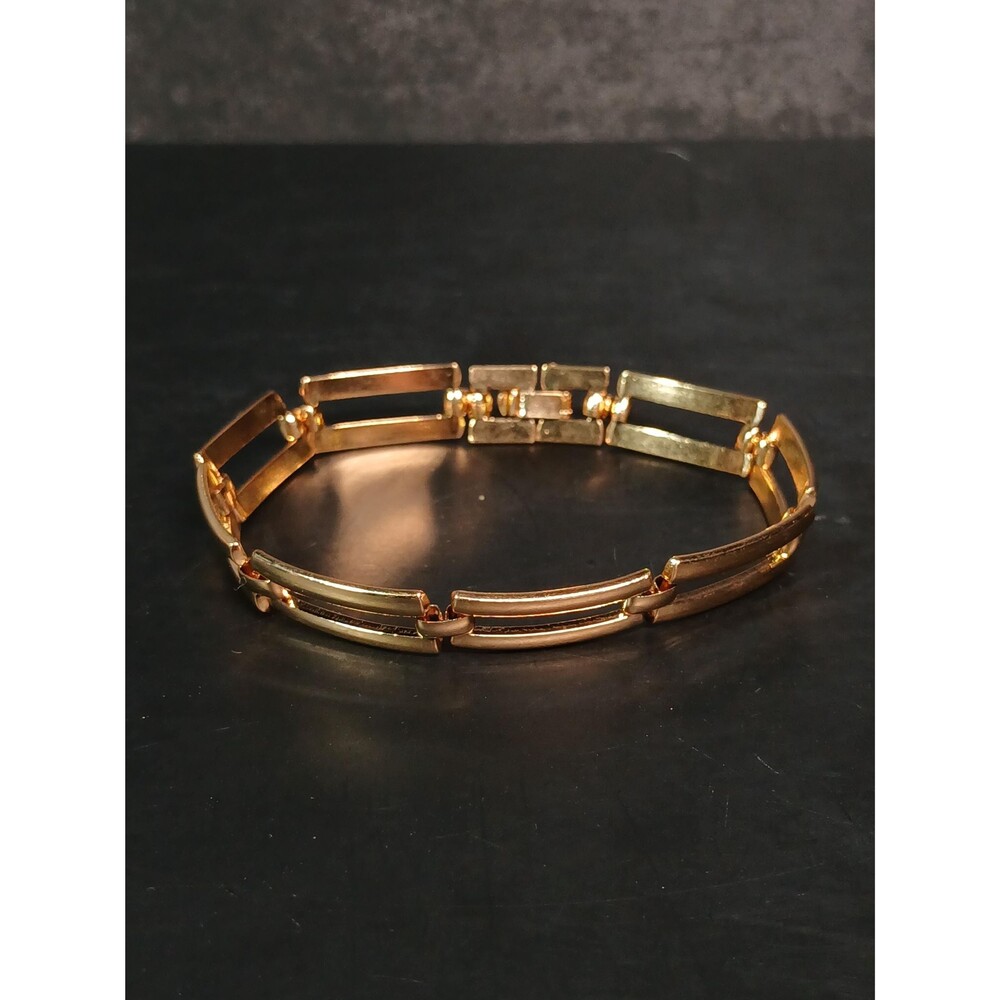 Gold Tone Rectangular Link Chain Bracelet 7.5”
